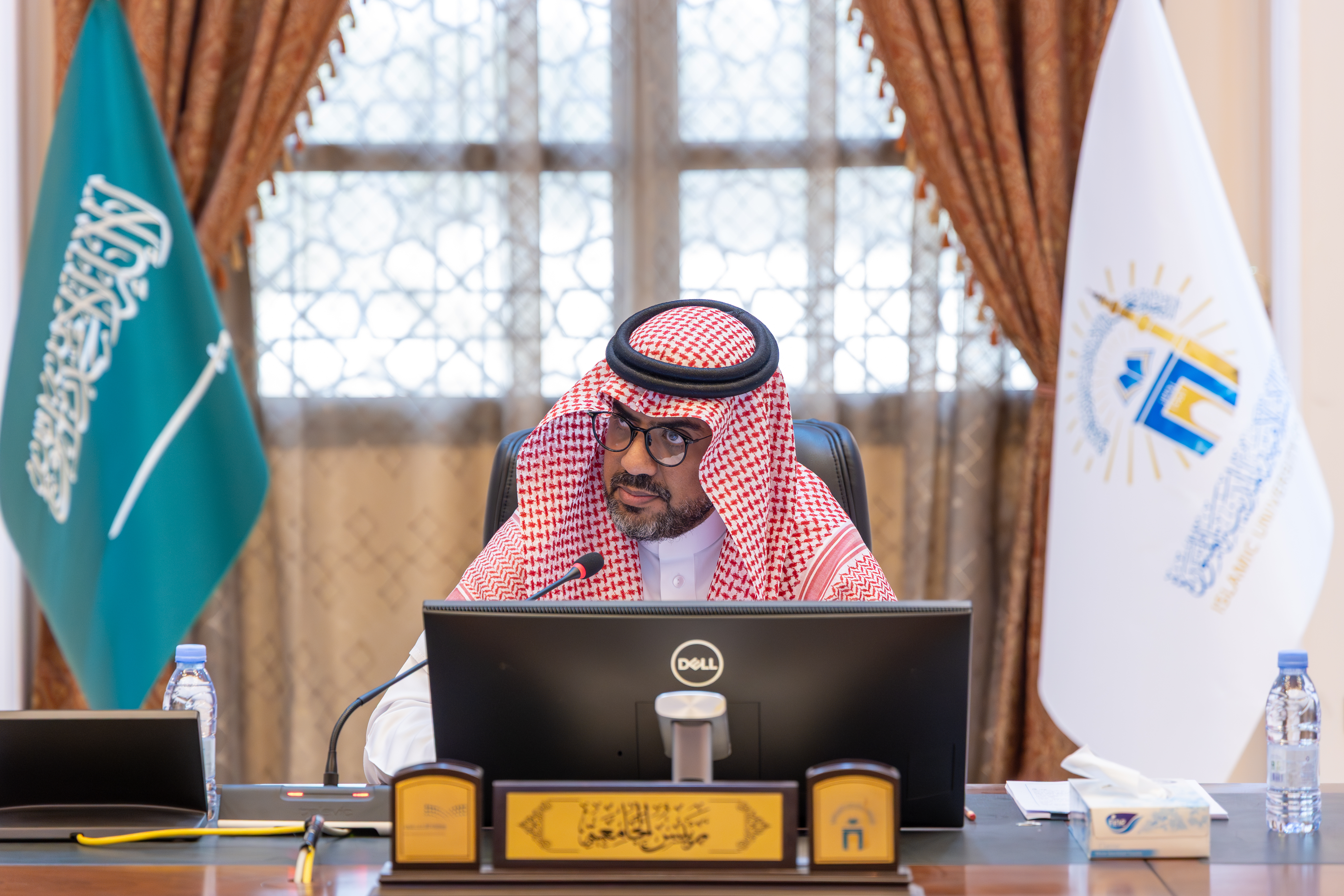 رئيس الجامعة الإسلامية، يترأس مجلس الجامعة في جلسته الخامسة